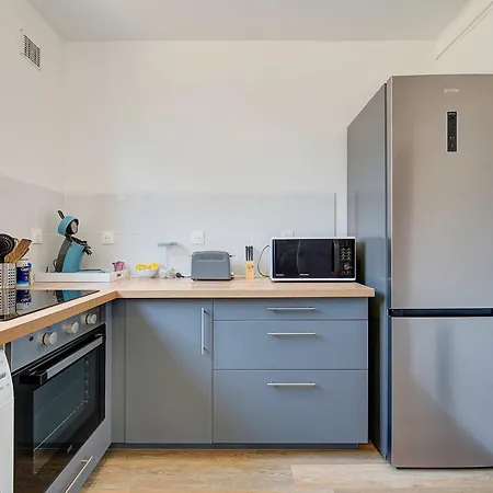 L'oiseau Blanc / - Piscine Du