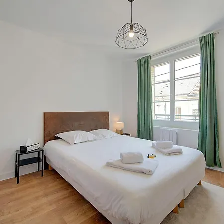 L'oiseau Blanc / - Piscine Du Daire Tours