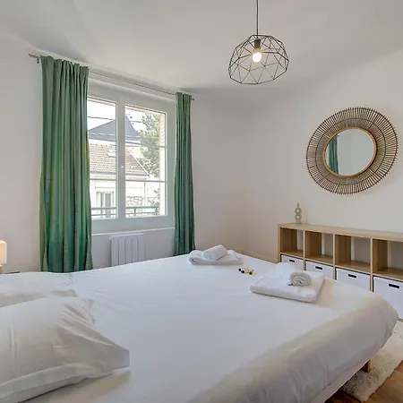 L'oiseau Blanc / - Piscine Du