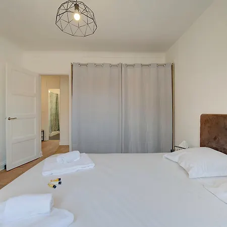 L'oiseau Blanc / - Piscine Du Tours