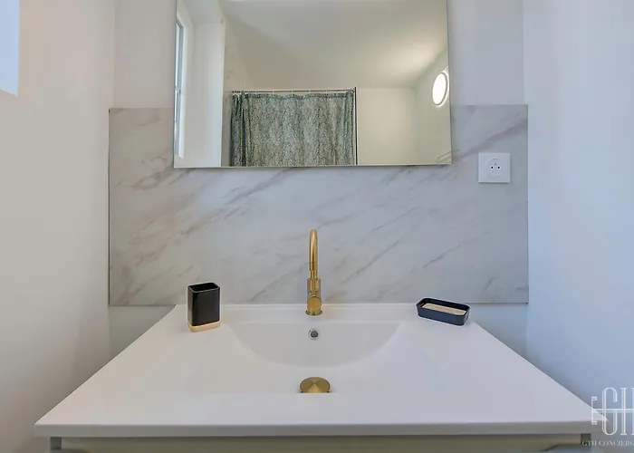 L'oiseau Blanc / - Piscine Du *